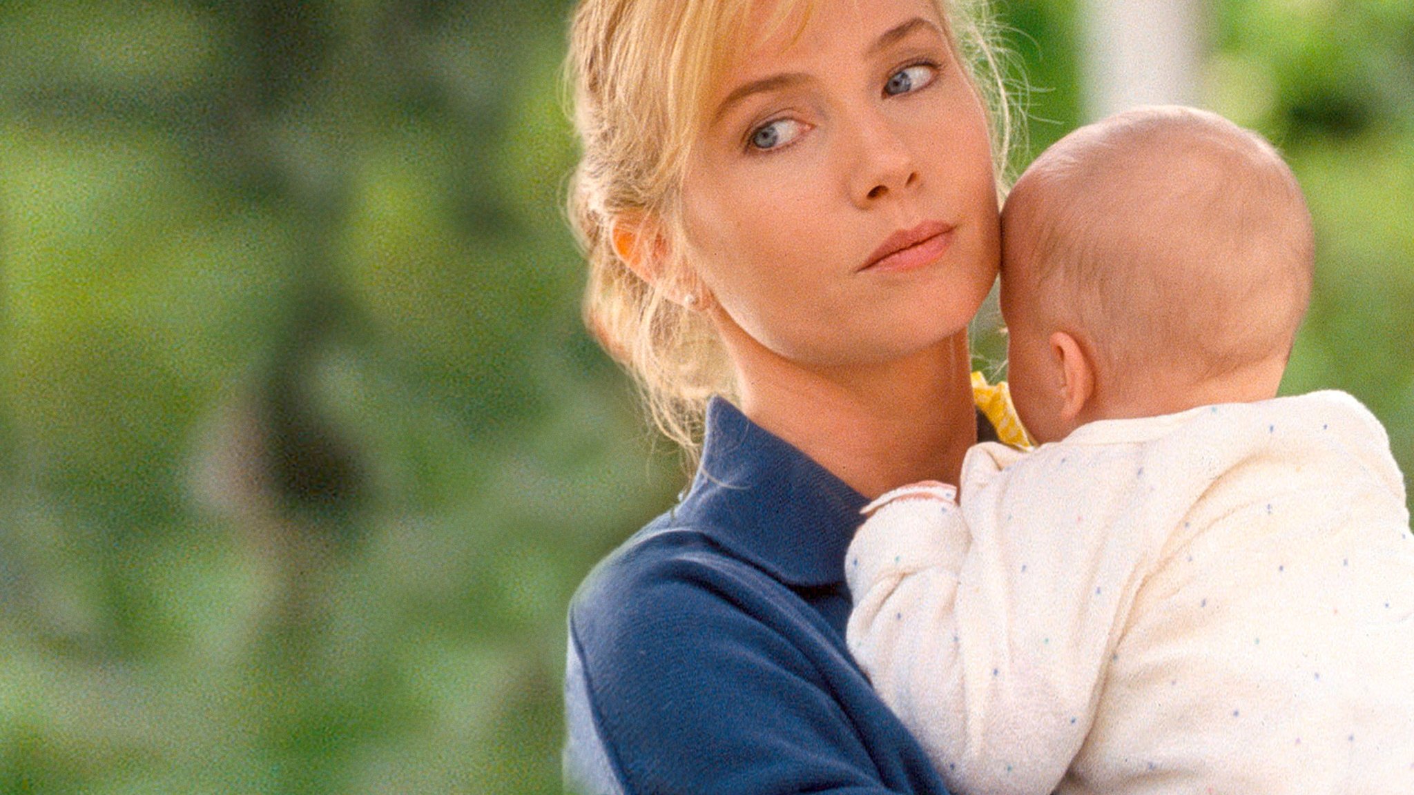 The Hand That Rocks the Cradle Screenshot